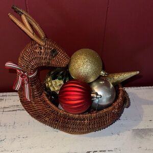 Wicker Reindeer Basket 🎄